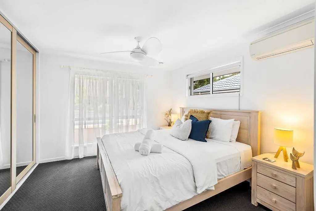 Semesterbostad The Seahaven ~ Family Home With Pool, Pet Friendly Castaways Beach