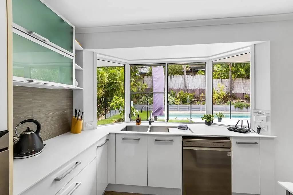 The Seahaven ~ Family Home With Pool, Pet Friendly Castaways Beach