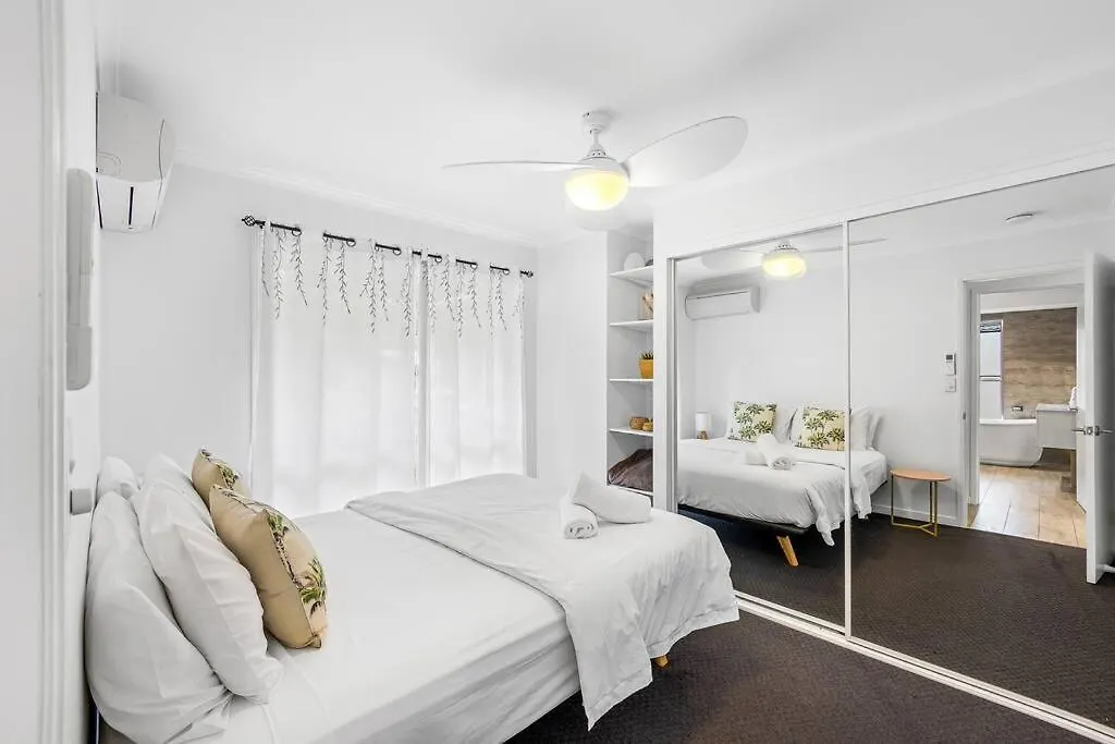 Semesterbostad The Seahaven ~ Family Home With Pool, Pet Friendly Castaways Beach