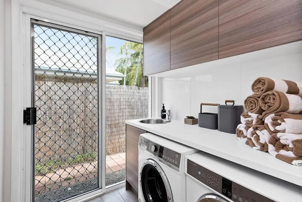 The Seahaven ~ Family Home With Pool, Pet Friendly Castaways Beach 0*,  Australien